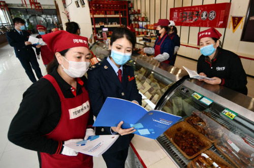 辽宁税务创新服务 线上宣传与线下服务融合，美甲服务点亮税收宣传月新模式